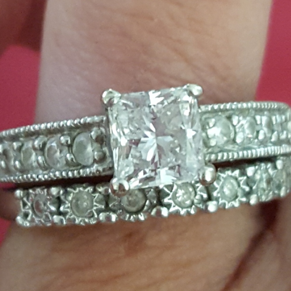 (SOLD) Diamond ring in white gold